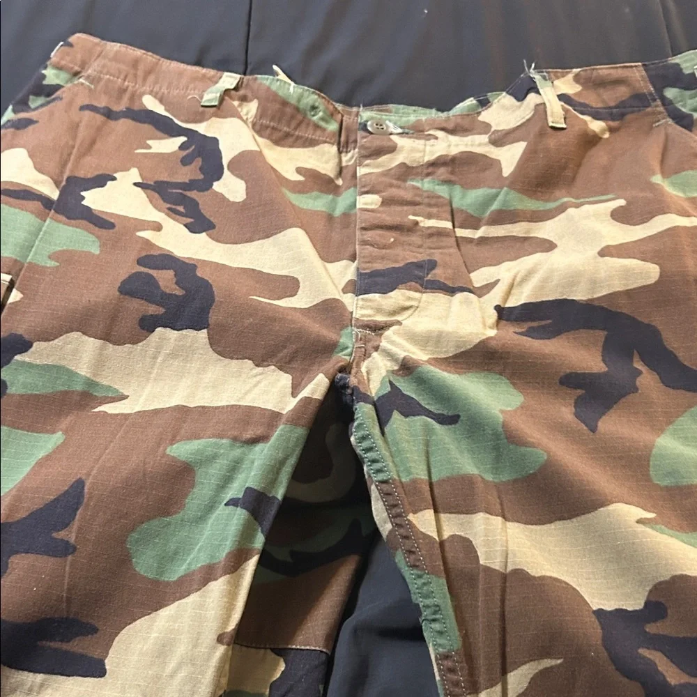 Men's Camouflage Cargo Pants - Picture 4 of 6